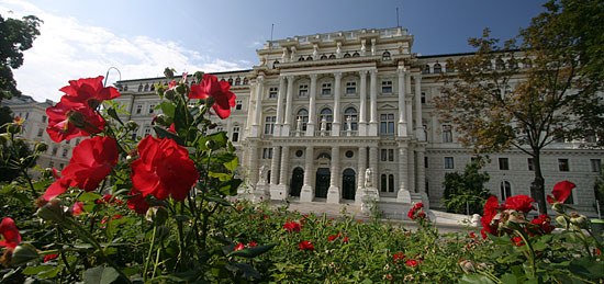 The Justizpalast is a typical representative building of the Ringstra&szlig;e